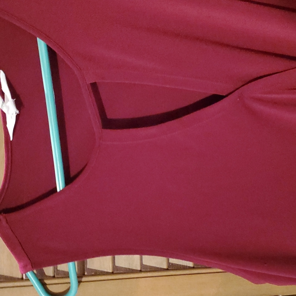 red top - Picture 2 of 3
